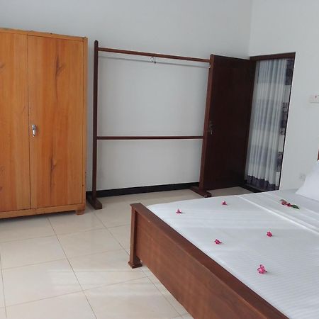 Sea & Greens Apartments Unawatuna Buitenkant foto