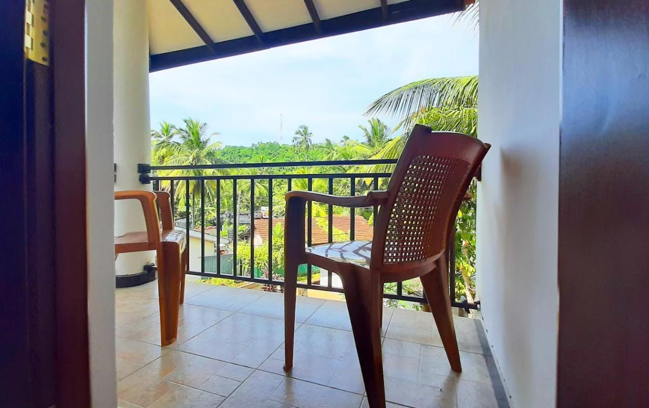 Sea & Greens Apartments Unawatuna Buitenkant foto