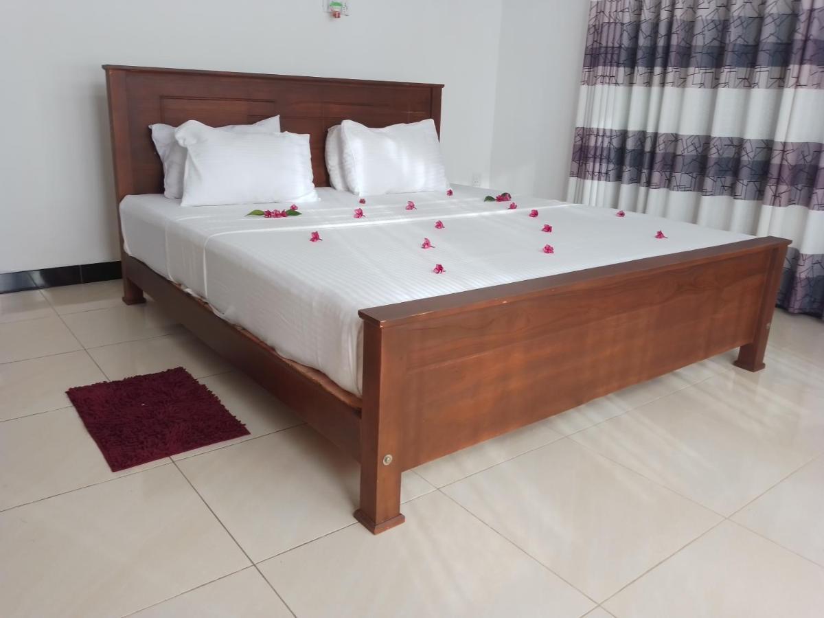 Sea & Greens Apartments Unawatuna Buitenkant foto